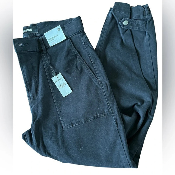 Express NWT High Rise Straight Crop Black  Utility Cargo Pants Size 4 - Picture 1 of 5